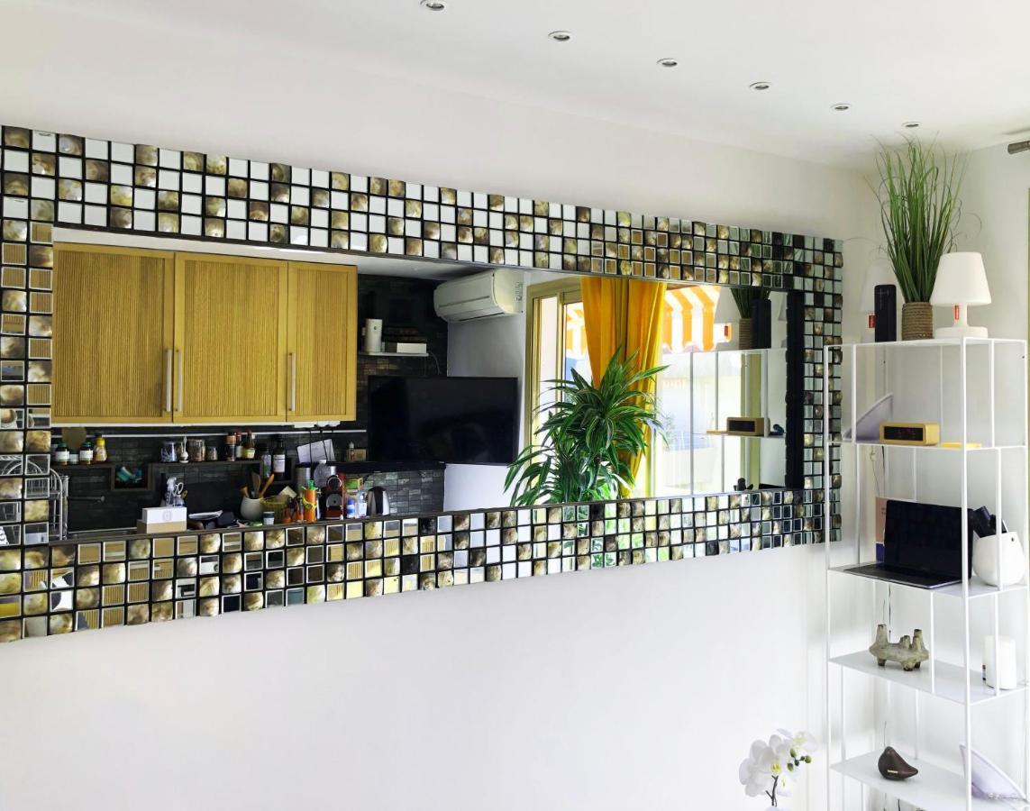 Un Nid A Saint Tropez Apartment Exterior photo